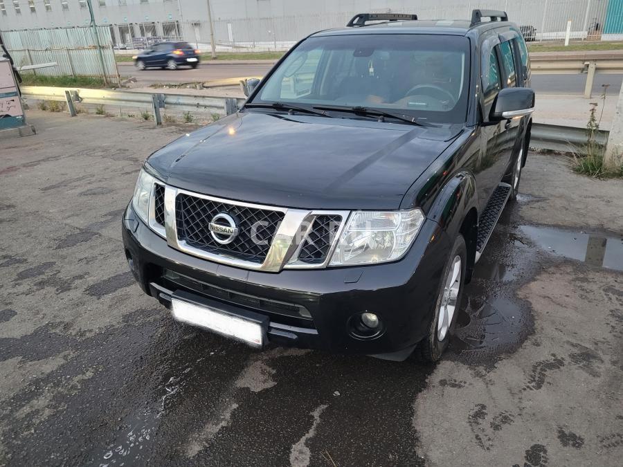 Nissan Pathfinder, Лобня