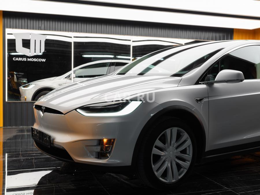 Tesla Model X, Москва