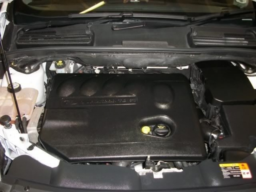 Замена двигателя форд куга. Крышка на двигатель Форд Куга дизель. Подкапотное пространство Форд Куга 2. Уровень масла в Форд Куга 2 дизель. P003a Ford Kuga 2.0 TDCI.