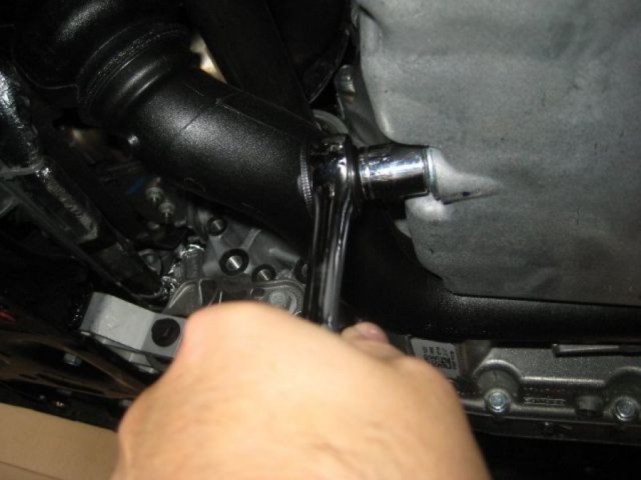 Замена масла форд куга 1.6. Болт сливного отверстия АКПП Форд Куга 2013. Масляный фильтр Куга дизель. Сливной болт на Форд Мондео 4. Масло для Ford Kuga 2.