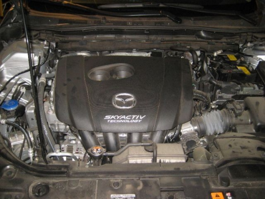 Mazda gj масло. Двигатель Мазда 6 GJ. Замена масла Мазда 6. Мазда 6 3.0 v6 двигатель гидроусилитель горловина. Масла в двигателе Мазда 6 2015 года.