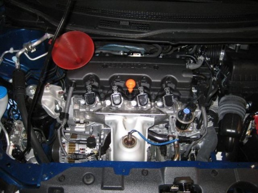 Замена масла honda civic. Двигатель Хонда Цивик 4д. ДВС Хонда Цивик 1.8 4д. Двигатель Хонда Цивик 1.8. Honda Civic 4d двигатель 1.8 r18a.