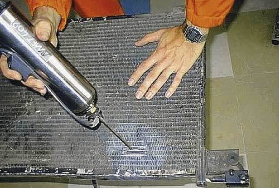Как отремонтировать радиатор охлаждения самому