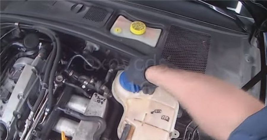 Замена термостата и антифриза на VW Passat В3 двигатель 2E с ГУРом