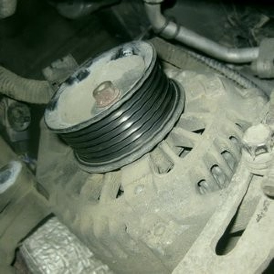 Замена генератора Mazda 2/Verisa