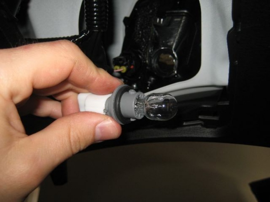 Замена лампы мазда сх5. Лампы задних габаритов Mazda CX-7. Передние габариты лампочки на Мазда CX-5. Mazda CX 5 лампы заднего хода. Лампа заднего габариты Mazda CX 5.