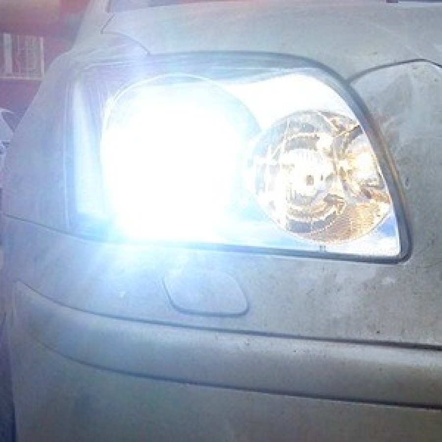 Toyota Avensis ремонт и восстановление фар, замена линз, замена ламп